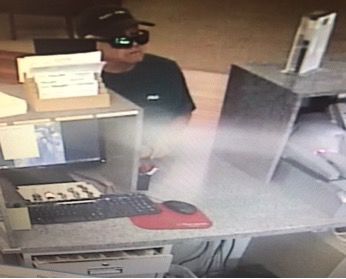 Robbery suspect 2.jpg
